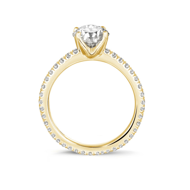 2.50 karaat solitaire ring in geel goud met zijdiamanten