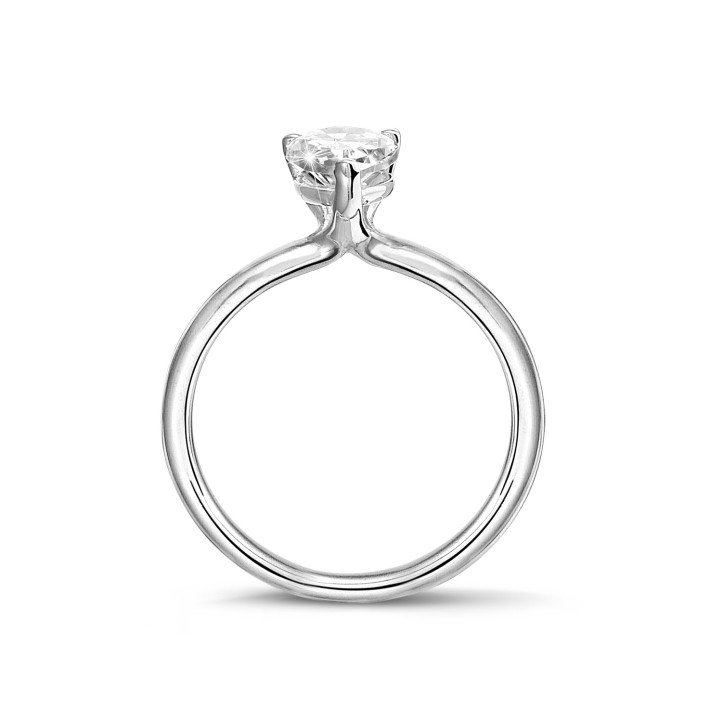 0.70Ct solitaire ring in wit goud met peervormige diamant