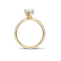 1.00Ct solitaire ring in geel goud met peervormige diamant