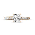 1.20 karaat solitaire ring met een princess diamant in rood goud met zijdiamanten