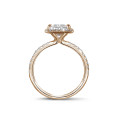 1.50 karaat Halo solitaire ring met een princess diamant in rood goud met ronde diamanten