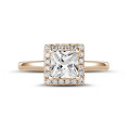 2.00 karaat Halo solitaire ring met een princess diamant in rood goud met ronde diamanten