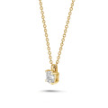 1.00 karaat solitaire hanger in geel goud met cushion diamant