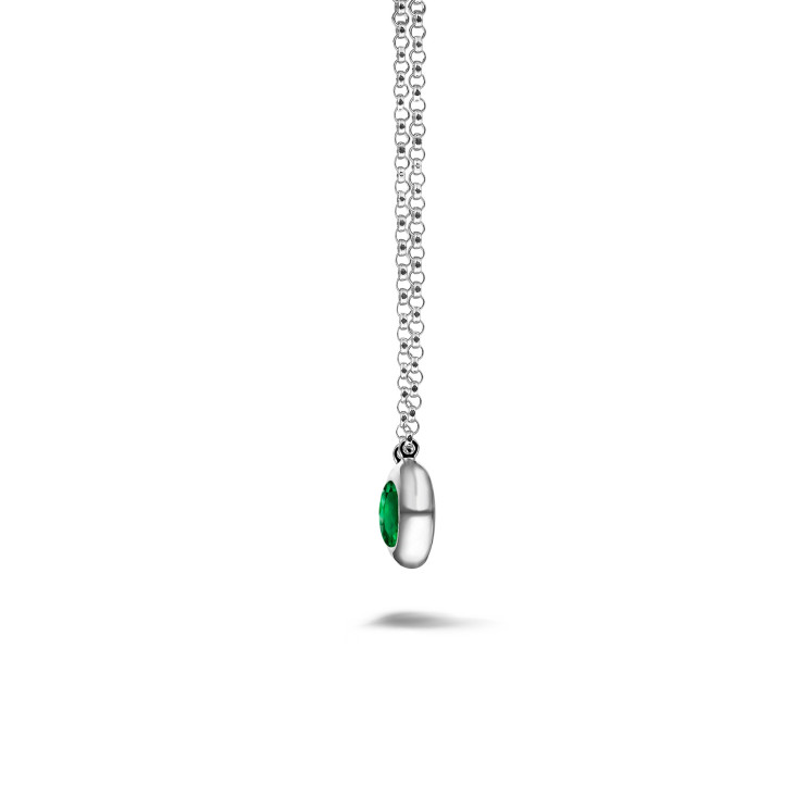 Satelliet hanger in platina met ronde smaragd