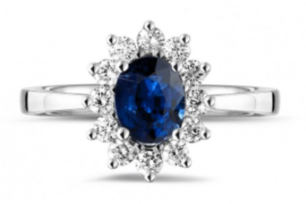 Sapphire diamond engagement ring