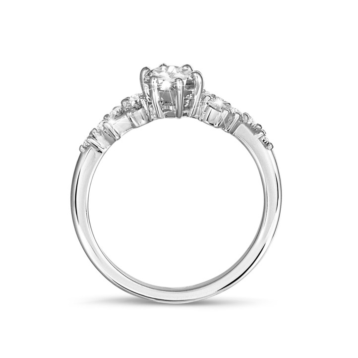 1.00 karaat solitaire clusterring in witgoud met marquise diamant