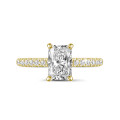 1.50 karaat solitaire ring met een radiant cut diamant en hidden halo in geel goud