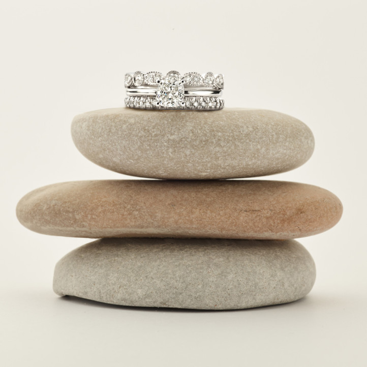 0.70 karaat solitaire ring met een cushion diamant in geel goud