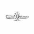 1.00 karaat diamanten solitaire ring in wit goud met zijdiamanten