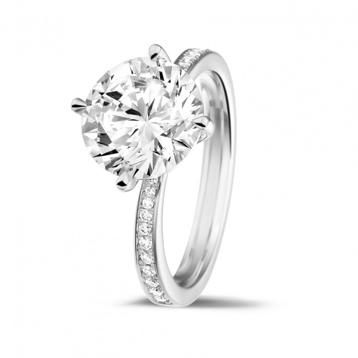 3.00 karaat diamanten solitaire ring in wit goud met zijdiamanten