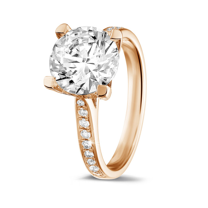 2.50 karaat diamanten solitaire ring in rood goud met zijdiamanten
