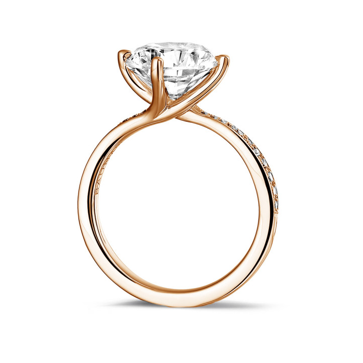 3.00 karaat diamanten solitaire ring in rood goud met zijdiamanten