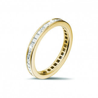 0.90 karaat alliance (volledig rondom gezet) in geel goud met kleine princess diamanten