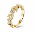 0.32 karaat florale alliance in geel goud met kleine ronde diamanten