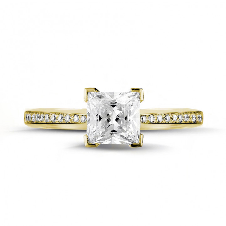 1.50 karaat solitaire ring in geel goud met princess diamant en zijdiamanten
