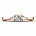 0.45 karaat trilogie ring in rood goud met ronde diamanten