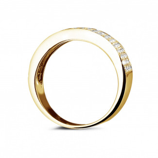 Diamanten alliance - 0.64 karaat brede diamanten alliance in geel goud