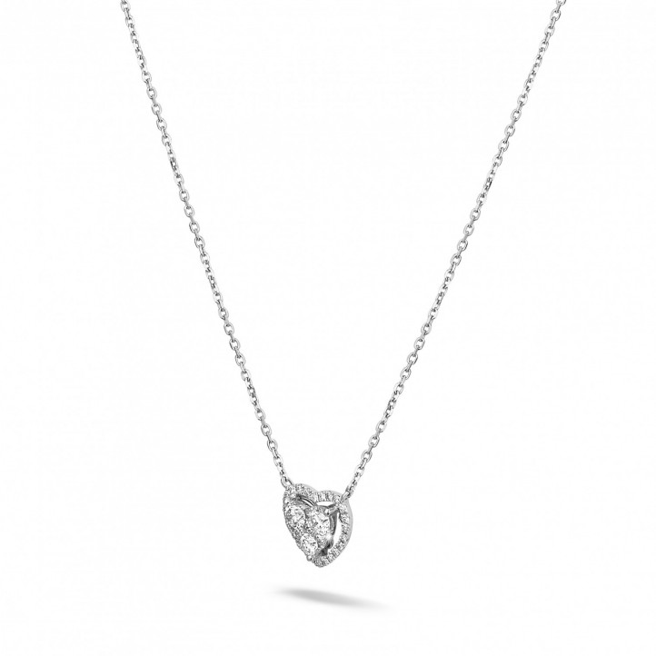 0.65 karaat hartvormige halsketting in wit goud met ronde diamanten