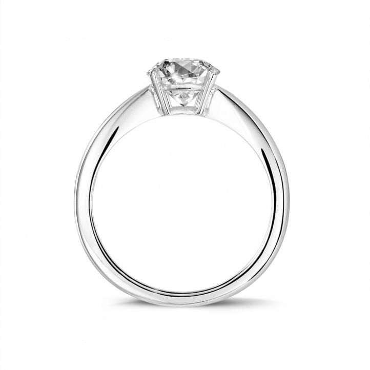1.90 karaat solitaire ring in platina met ovale diamant