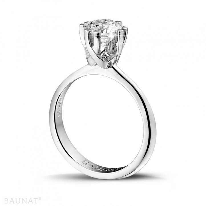 1.25 karaat diamanten solitaire design ring in platina met acht griffen