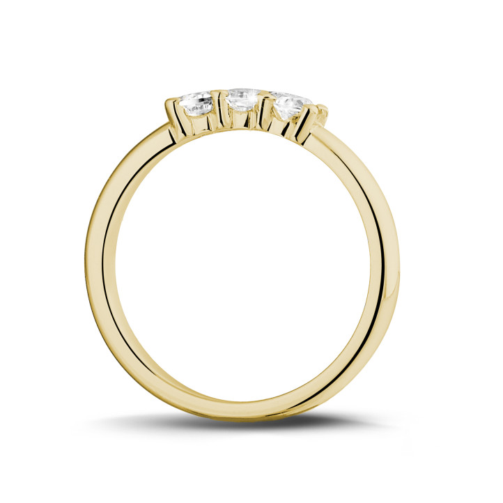0.35 karaat trilogie ring in geel goud met ronde diamanten