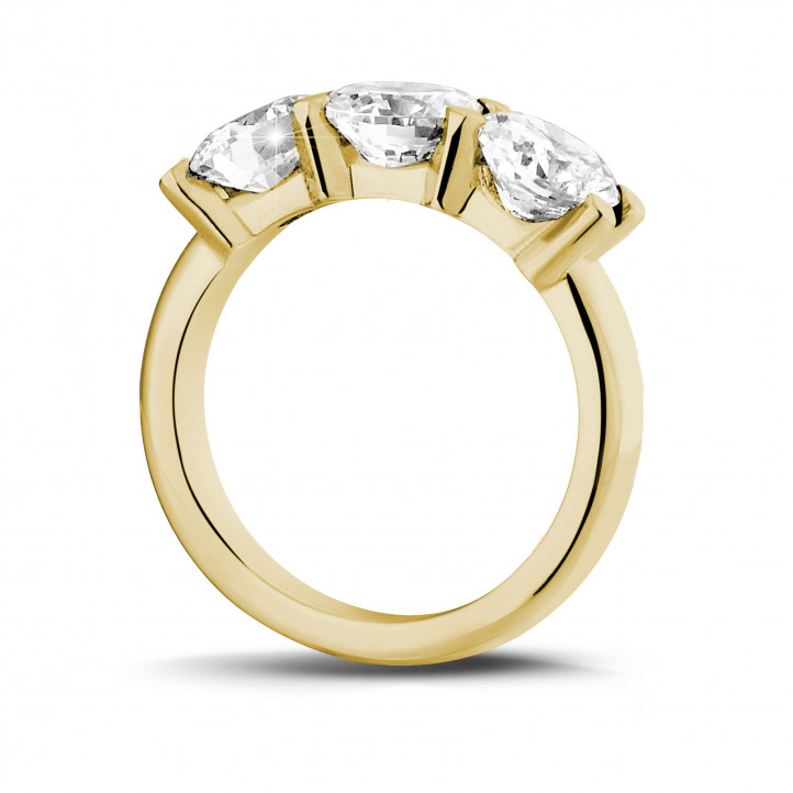 3.00 karaat trilogie ring in geel goud met ronde diamanten