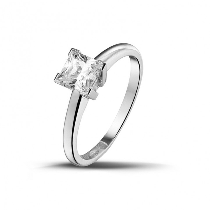 0.75 karaat solitaire ring in platina met princess diamant