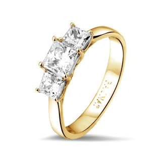 Verloving - 1.05 karaat trilogie ring in geel goud met princess diamanten