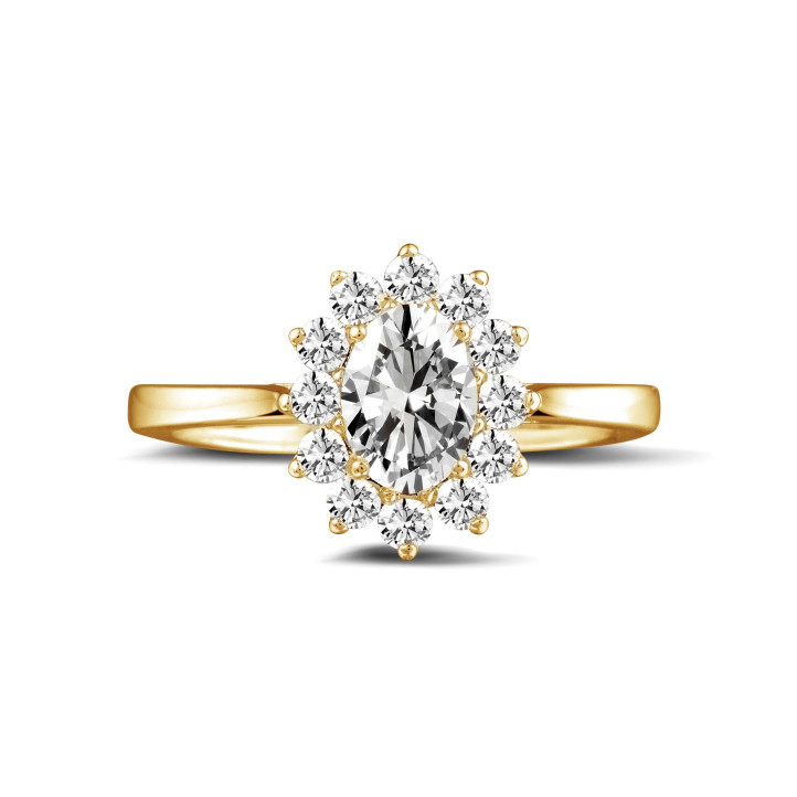 0.90 karaat entourage ring in geel goud met ovale diamant