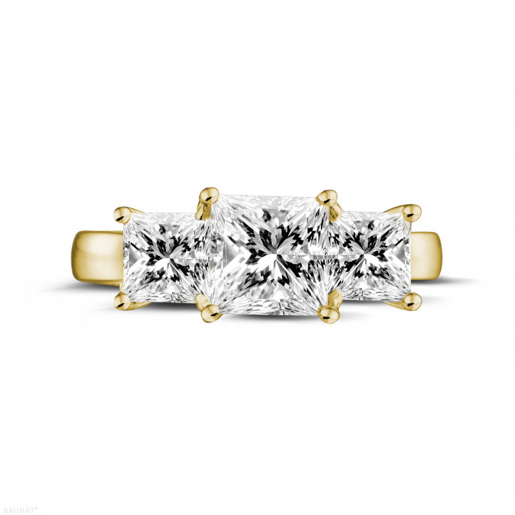 2.00 karaat trilogie ring in geel goud met princess diamanten