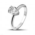 1.50 karaat solitaire ring in platina met peervormige diamant
