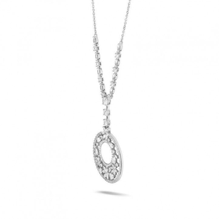 7.70 Ct beyaz altından yuvarlak, markiz, armut ve kalp şeklinde pırlantalı kolye