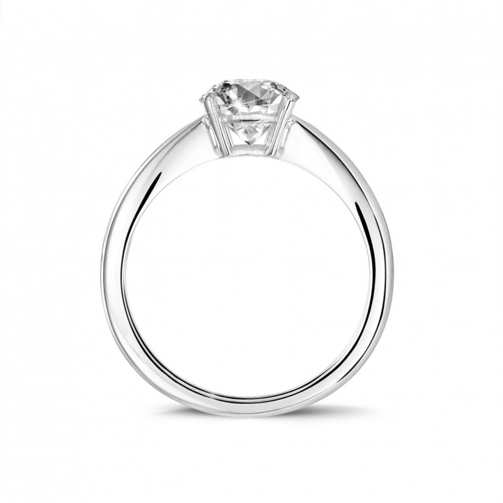 1.90 karat platin oval pırlantalı tektaş yüzük