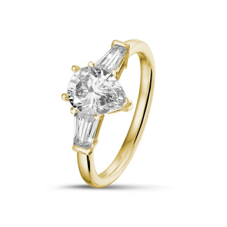 钻石求婚戒指 - 1.00 克拉黄金三钻戒指，镶嵌梨形钻石和梯形钻石