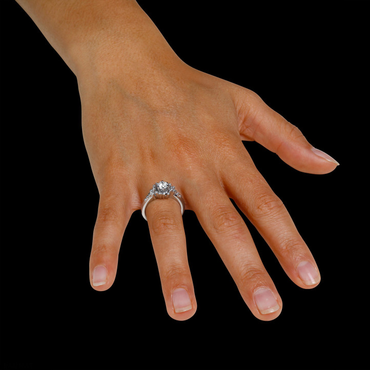 设计系列0.90克拉白金钻石戒指