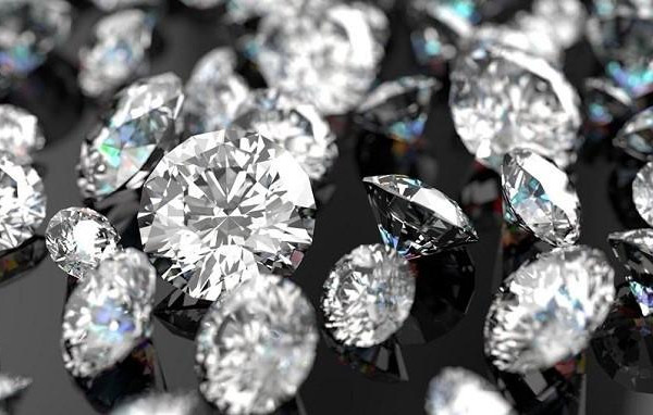 Heel wat diamanten optimaal gefotografeerd - BAUNAT